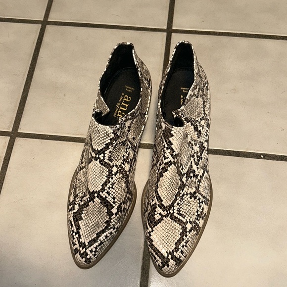 a.n.a Shoes - a.n.a Snake print Ankle Booties heeled
